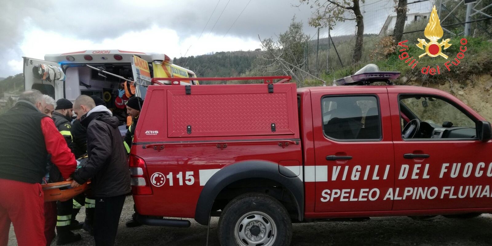 Catanzaro, i Vigili del fuoco in soccorso a persona caduta da un convoglio ferroviario