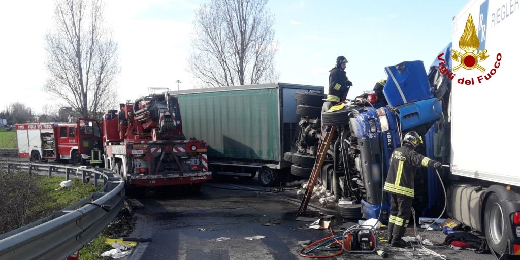 Ancona, incidente stradale nel comune di Cerreto di Chiaravalle