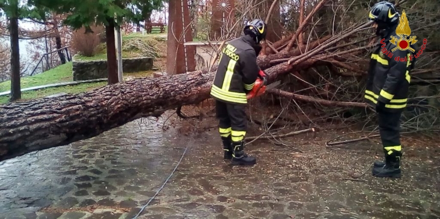 Catanzaro, numerosi interventi dei Vigili del fuoco a causa del maltempo che ha investito la provincia