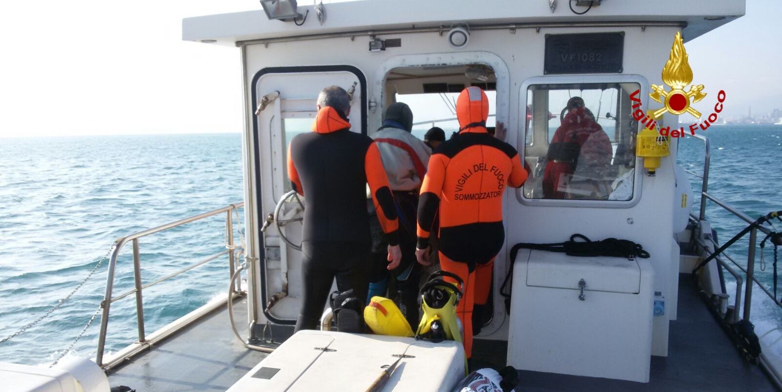 Genova, soccorso un surfista in difficoltà al largo di Punta Vagno
