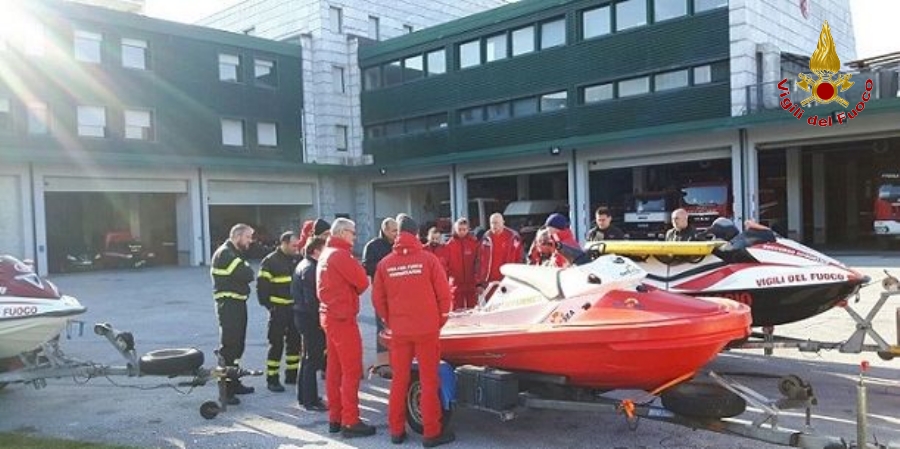 Massa Carrara, giornata dedicata all'attività congiunta Vigili del fuoco - Capitaneria di Porto Guardia Costiera