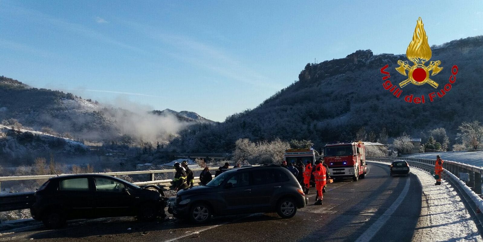 Ascoli Piceno, incidente stradale nel comune di Acquasanta T. a causa della strada ghiacciata
