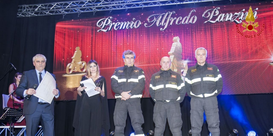 Rimini, premiati i Vigili del fuoco per l'attività stagionale del distaccamento di Bellaria Igea Marina