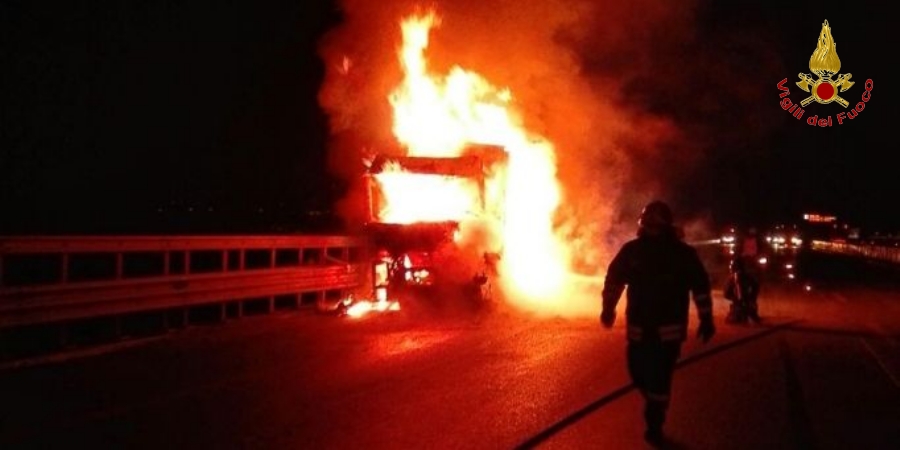 Ancona, due interventi dei Vigili del fuoco nel corso della notte
