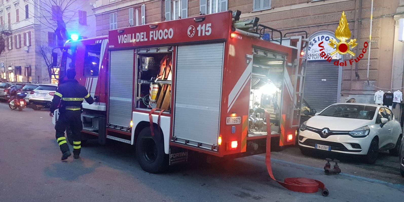 Genova, incendio in un appartamento in centro città