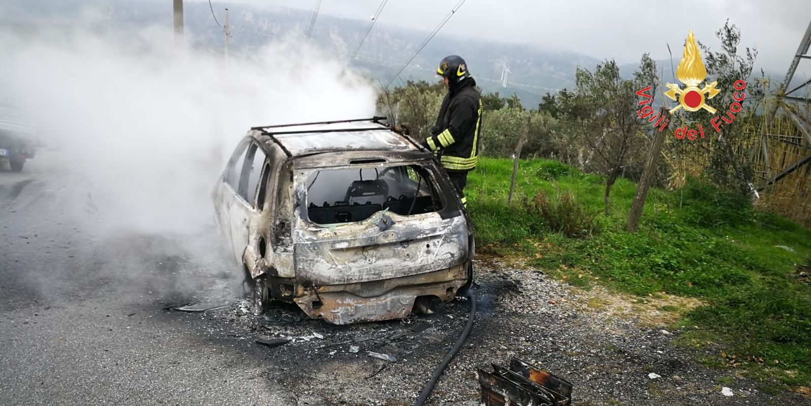 Catanzaro, incendio autovettura nel comune di Tiriolo