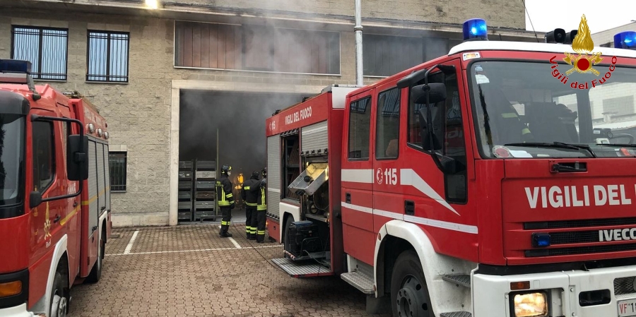 Torino, intervento dei Vigili del fuoco presso una ditta di produzioni meccaniche