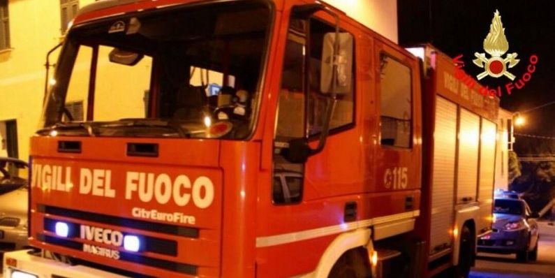 Catanzaro, in fiamme un casolare nel comune di Amato