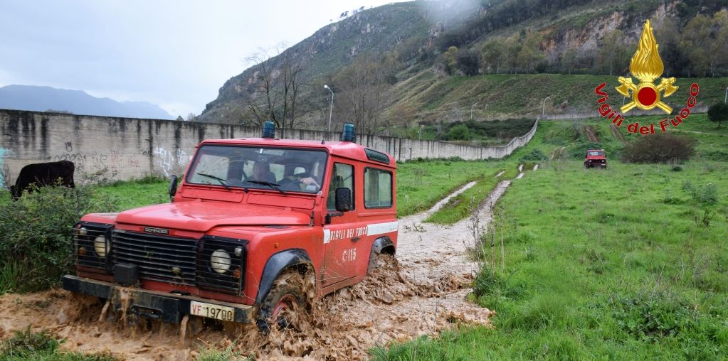 Palermo, corso di guida su terreno non preparato