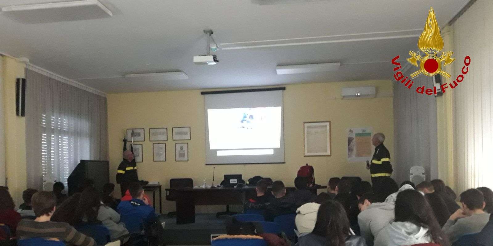 Benevento, iniziato il ciclo di manifestazioni "Scuola Sicura" presso l'Istituto "G. Alberti"