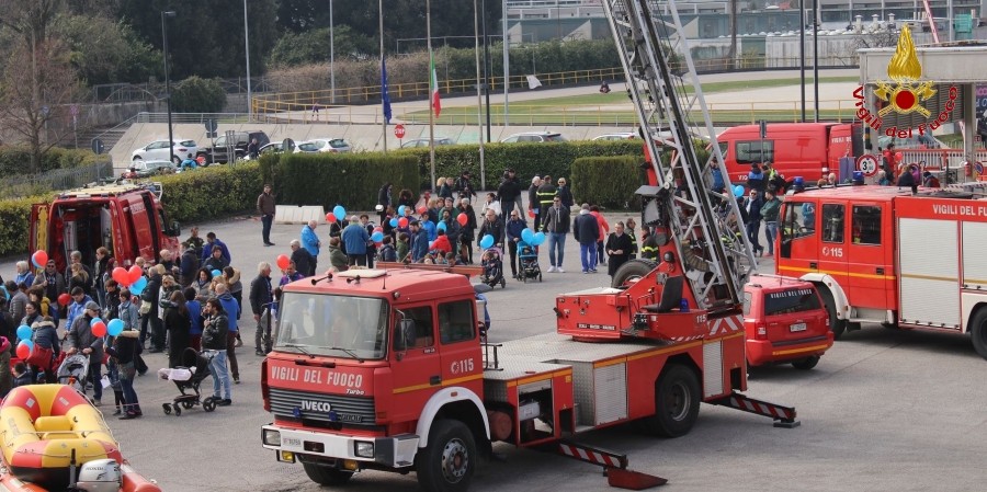 Pordenone, i Vigili del fuoco presenti alla III Edizione della "Marcia in Blu"