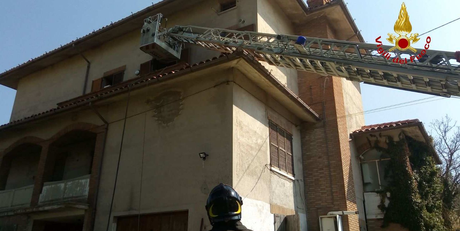 Macerta, incendio abitazione nel comune di Appignano