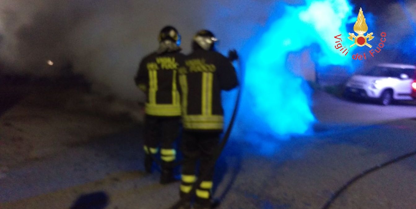Catanzaro, incendio autovettura