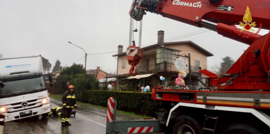 Varese, recupero autovettura nel comune di Cazzago Brabbia