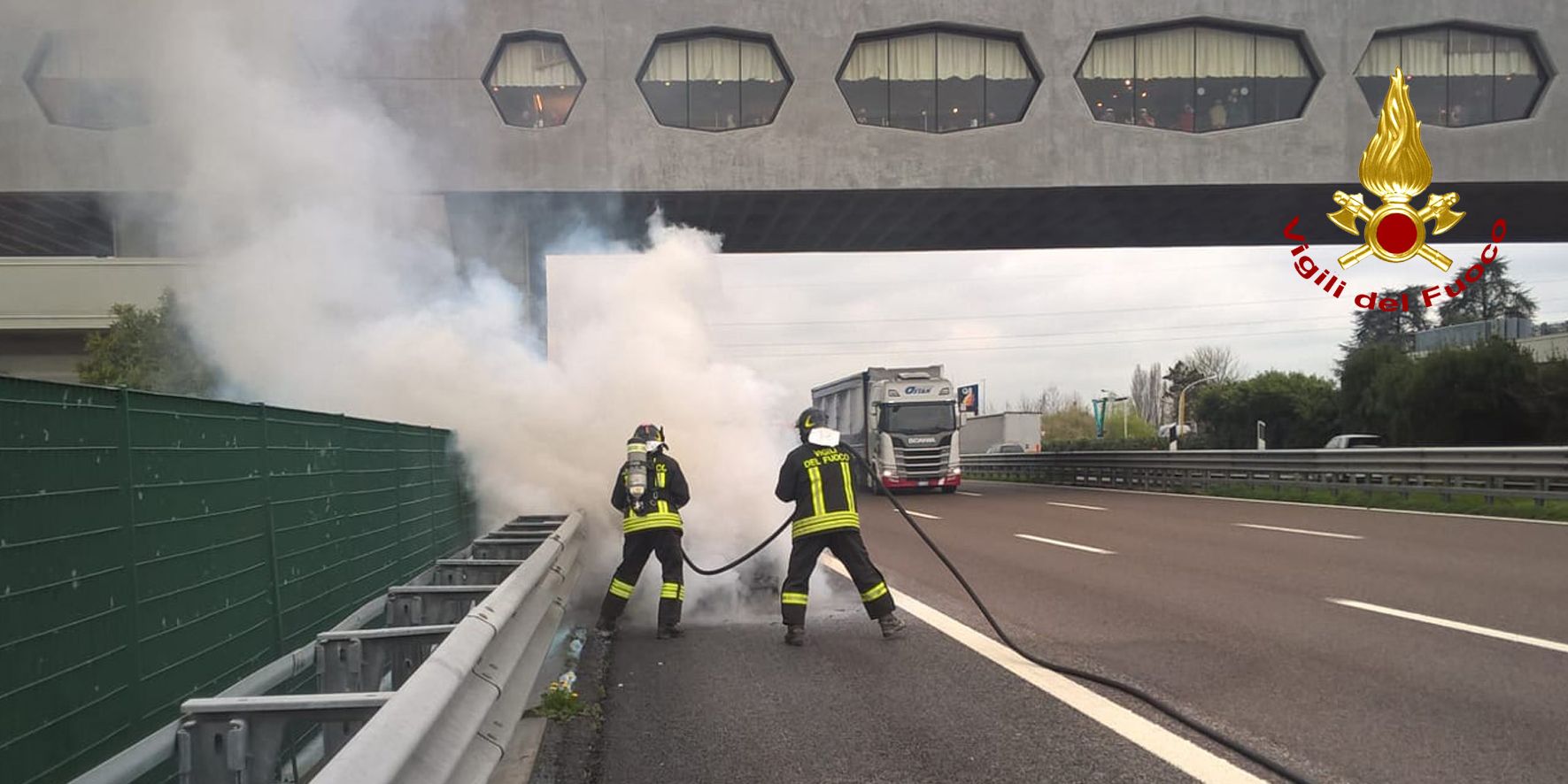 Padova, incendio autovettura lungo il tracciato della "A.4"