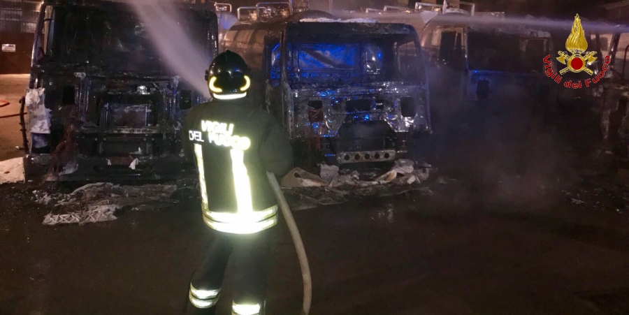Varese, incendio automezzi nel comune di Castiglione Olona
