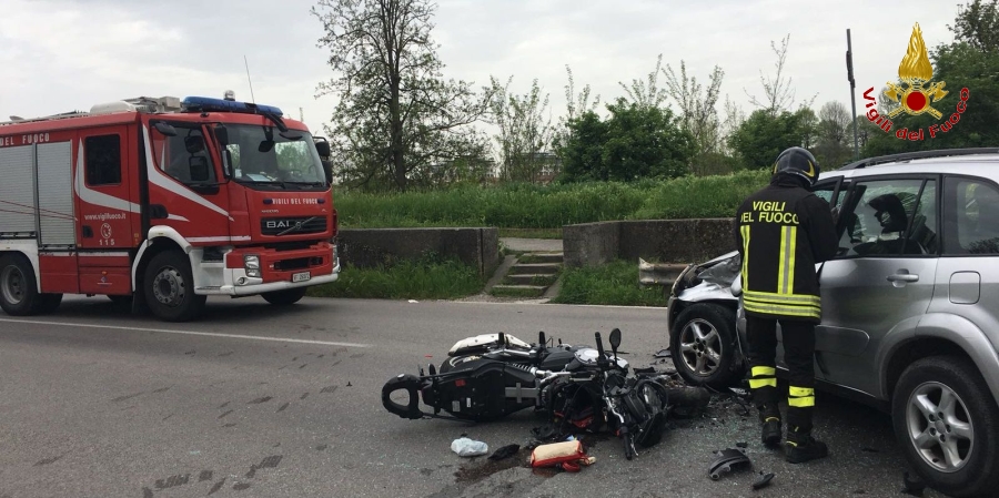 Pisa, centauro coinvolto in un incidente stradale