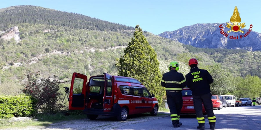 Ancona, sperone di roccia pericolante demolito a Pontechiaradovo