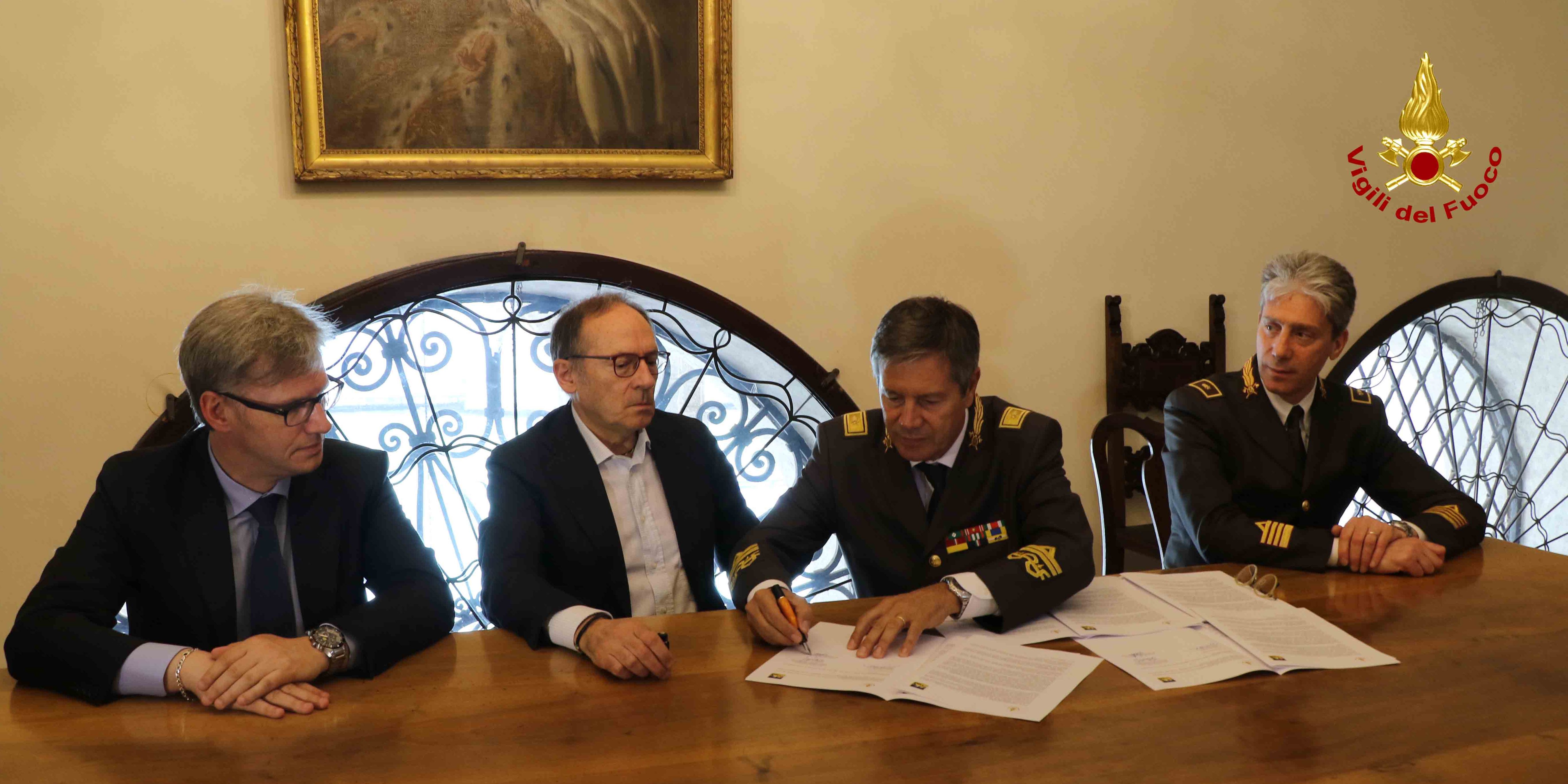 Regione Veneto, sottoscritta convenzione tra il Corpo Nazionale dei Vigili del fuoco e la Protezione civile regionale