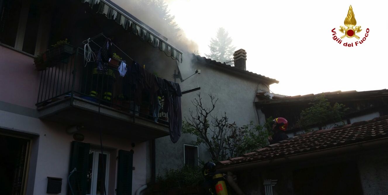 La Spezia, incendio abitazione nella frazione di Le Casserane