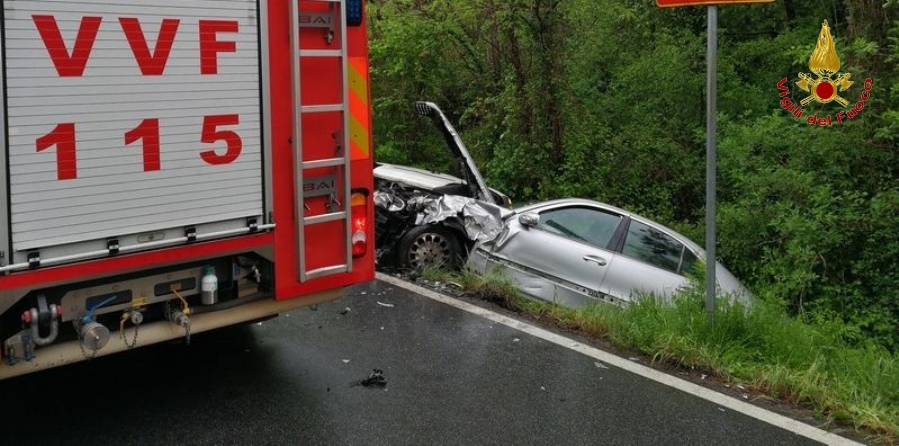 La Spezia, incidente stradale a Beverino