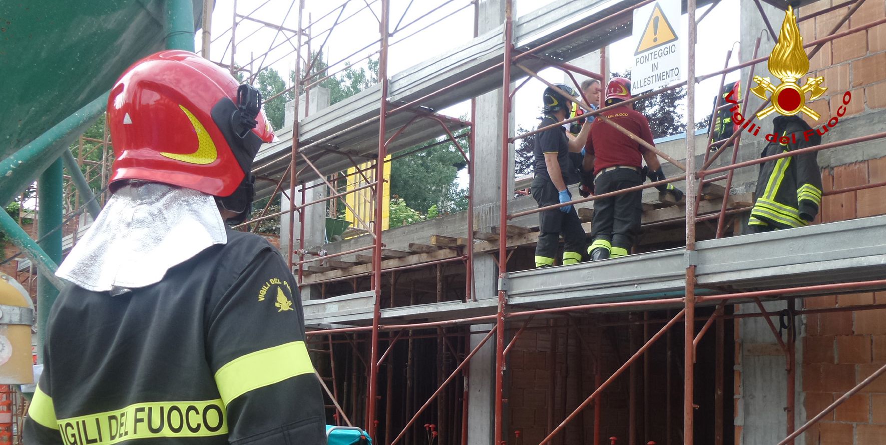Padova, soccorso un operaio edile al primo piano di un edificio in costruzione