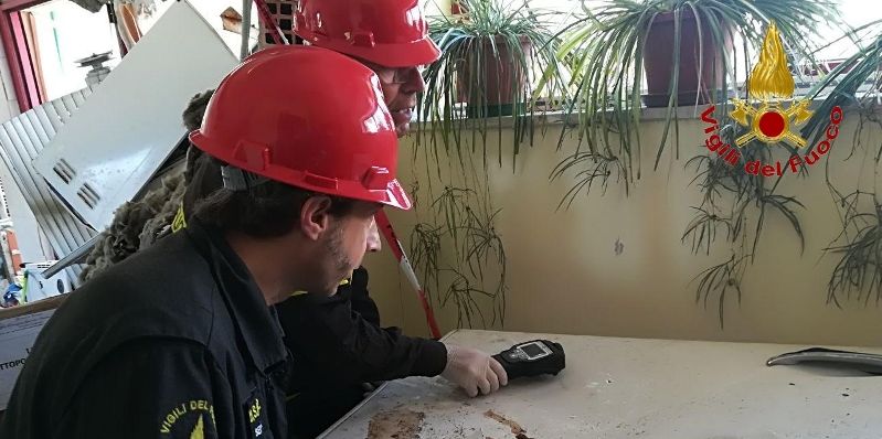 Crotone, sopralluogo nell'edificio interessato dall'esplosione il 7 maggio scorso