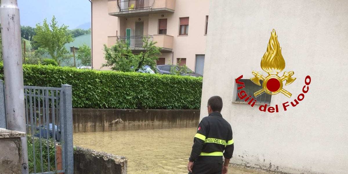 Macerata, allagamenti a Matelica a causa dei forti temporali che hanno colpito la zona