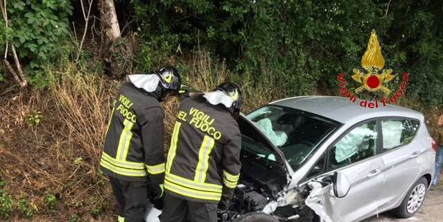 Macerata, incidente stradale in contrada Valle