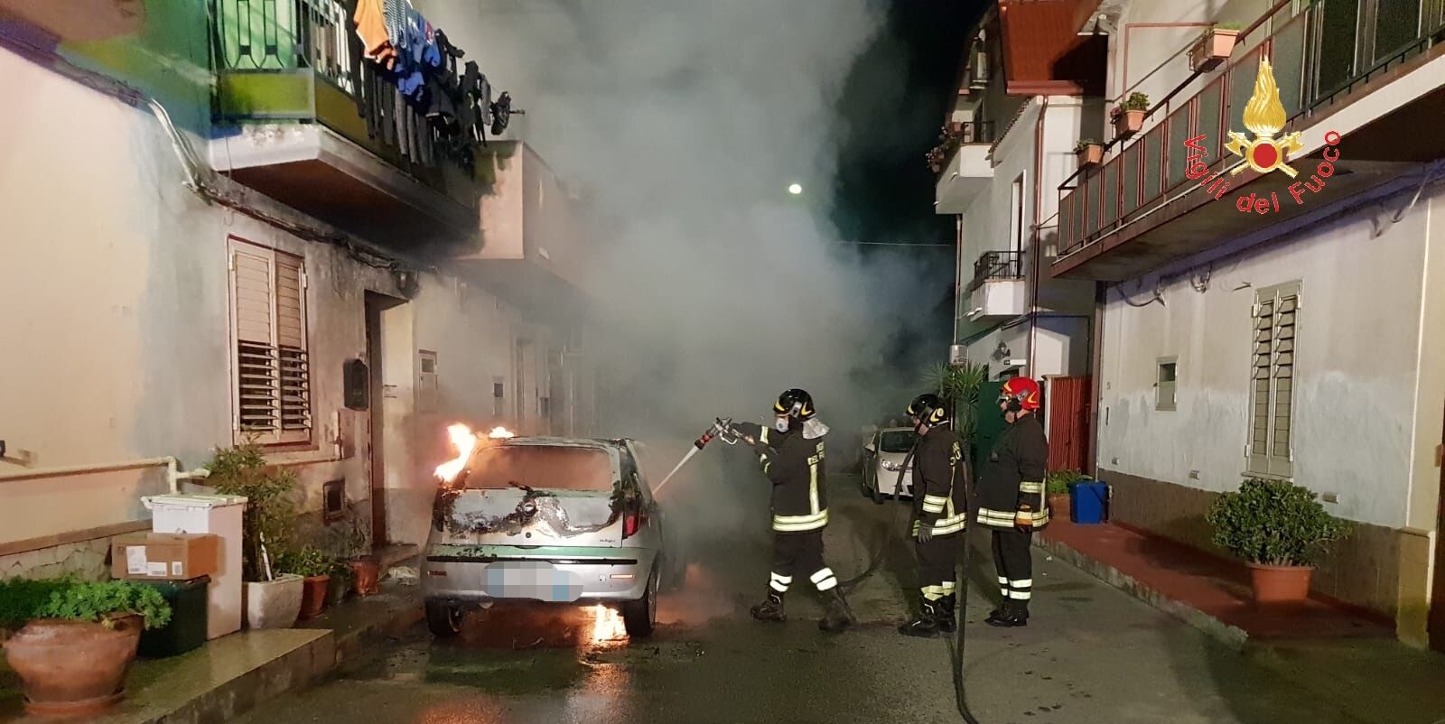 Catanzaro, incendio autovettura a Botricello