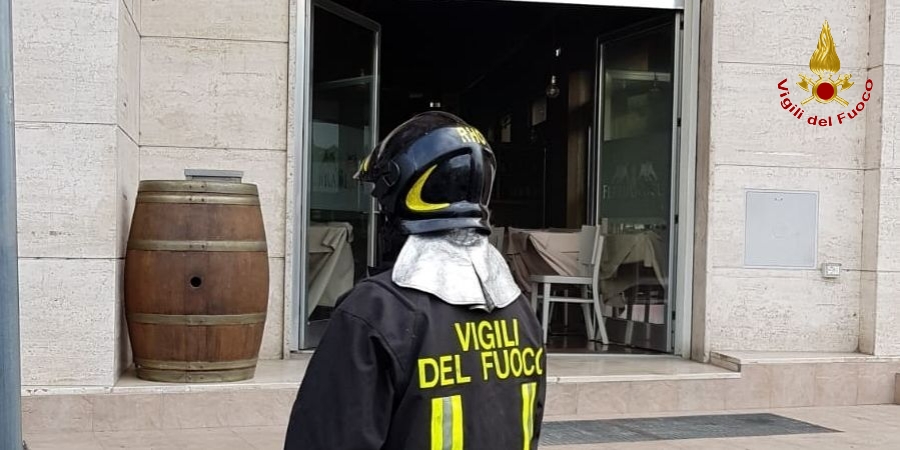 Catanzaro, incendio ristorante a Soverato