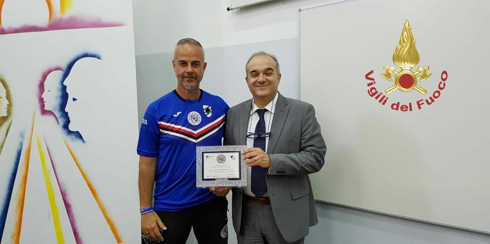 Trapani, i giovani allievi di una scuola calcio in visita al Comando dei Vigili del Fuoco