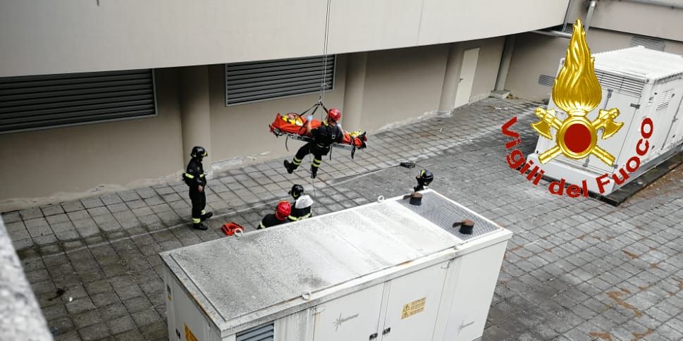 Lecco, soccorso a persona in un centro commerciale