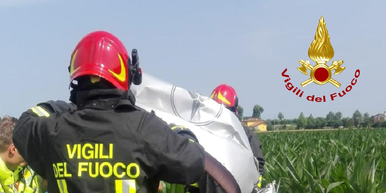 Venezia, ultraleggero precipita in un campo coltivato, ferito il pilota