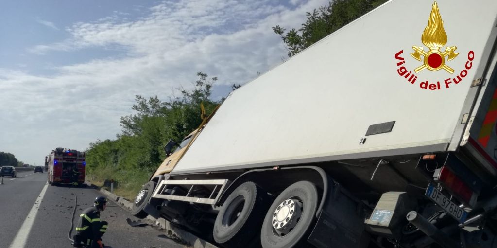 Trieste, incidente stradale sul raccordo all'altezza di Sgonico