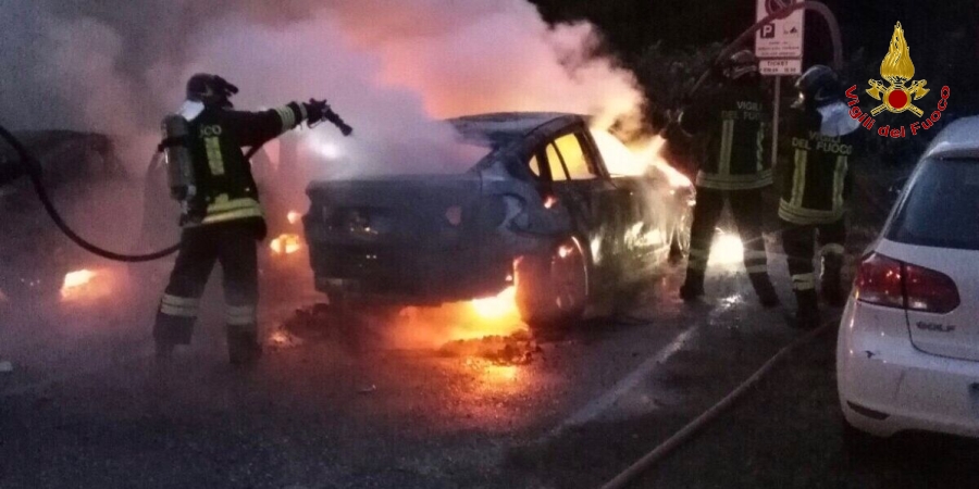 Varese, incendio autovetture nel comune di Castelveccana