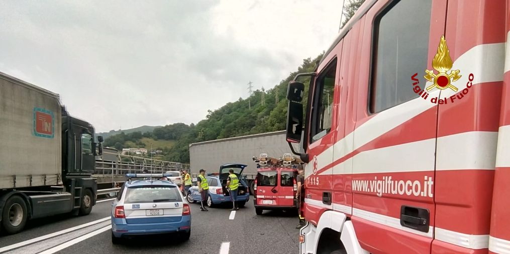 Genova, incidente stradale sulla "A.26"