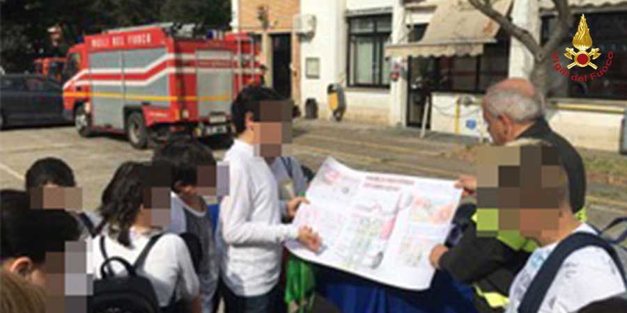 I bambini incontrano i Vigili del Fuoco di Foggia