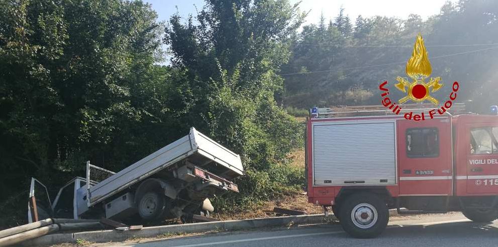 Macerata, incidente stradale a Camerino