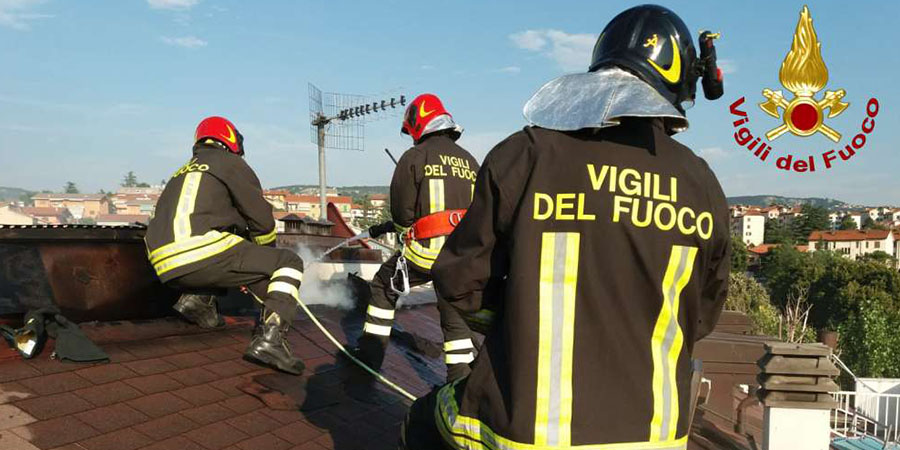 Trieste, incendio tetto