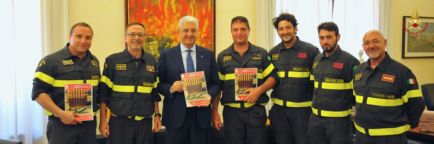 l Capo del Corpo riceve una rappresentenza dell'82° Corso dei Vigili del Fuoco