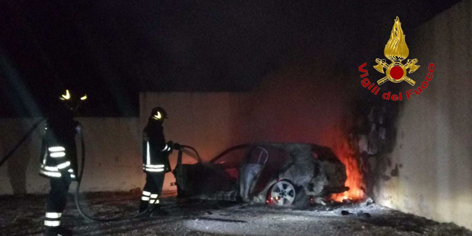 Macerata, incendio autovettura a Potenza Picena