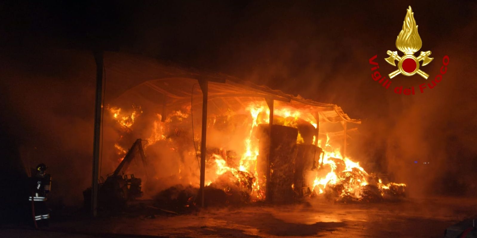 Rovigo, fiamme nella notte distrutta azienda agricola a Villadose