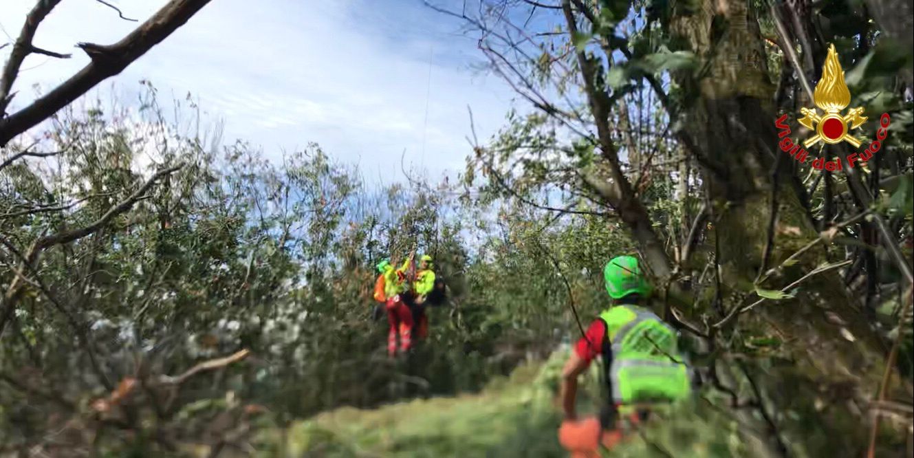 Varese, soccorso ciclista infortunato a Montegrino Valtravaglia