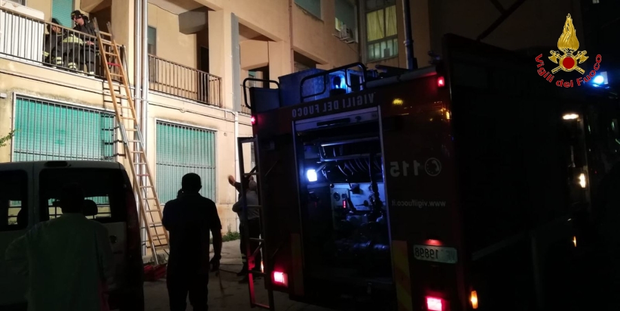 Ragusa, intervento dei Vigili del Fuoco per surriscaldamento batterie presso Ospedale civile