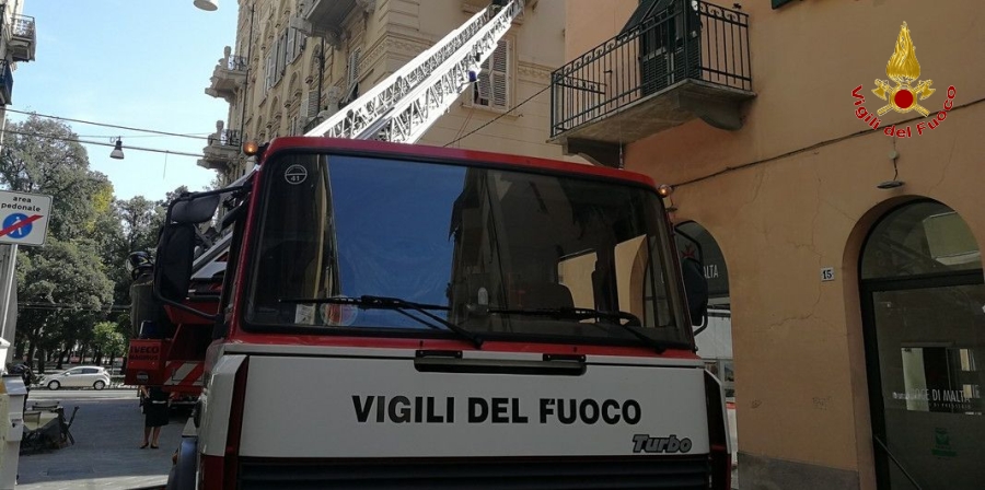La Spezia, rimosso intonaco pericolante da edificio
