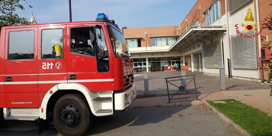 Novara, principio d'incendio presso un Istituto scoalstico di Borgomanero