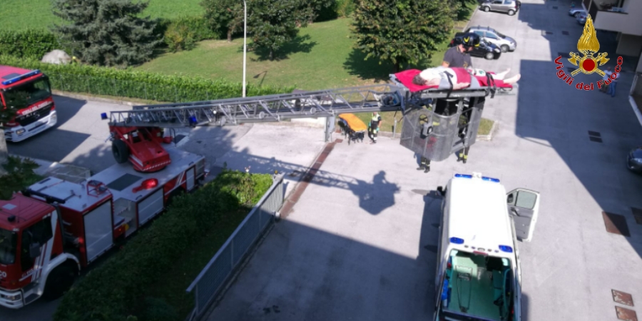 Lecco, soccorsa persona anziana nel comune di Calolziocorte