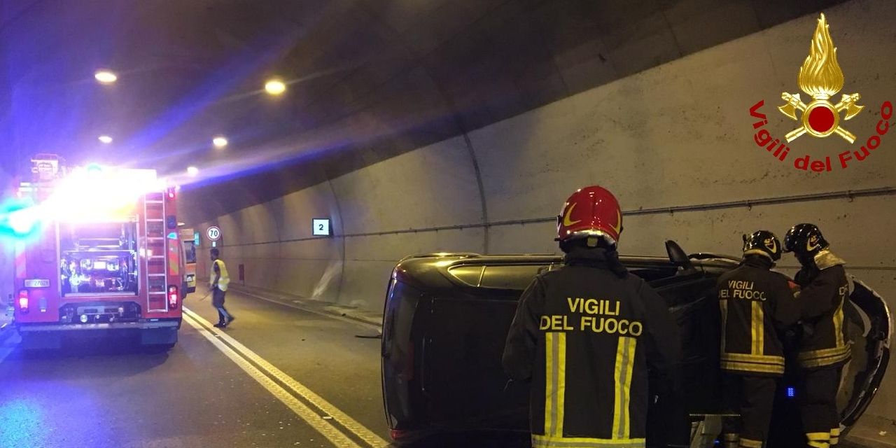 La Spezia, incidente nella galleria sul raccordo autostradale