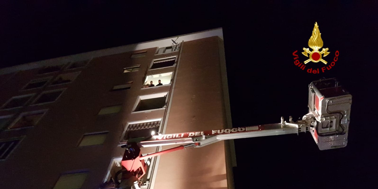 Genova, soccorsa anziana caduta in casa